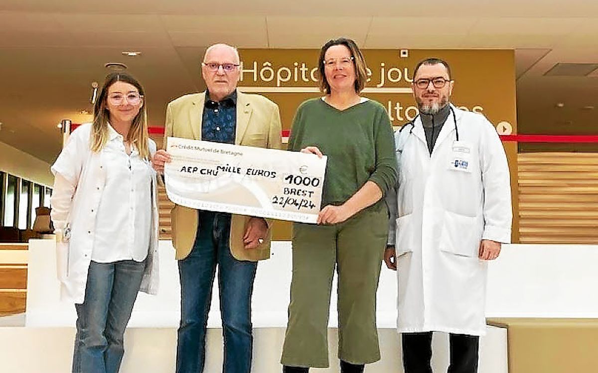 , Guiclan autrement a remis un don de 1 000 € à un hôpital de Brest pour améliorer le cadre de vie des patients
